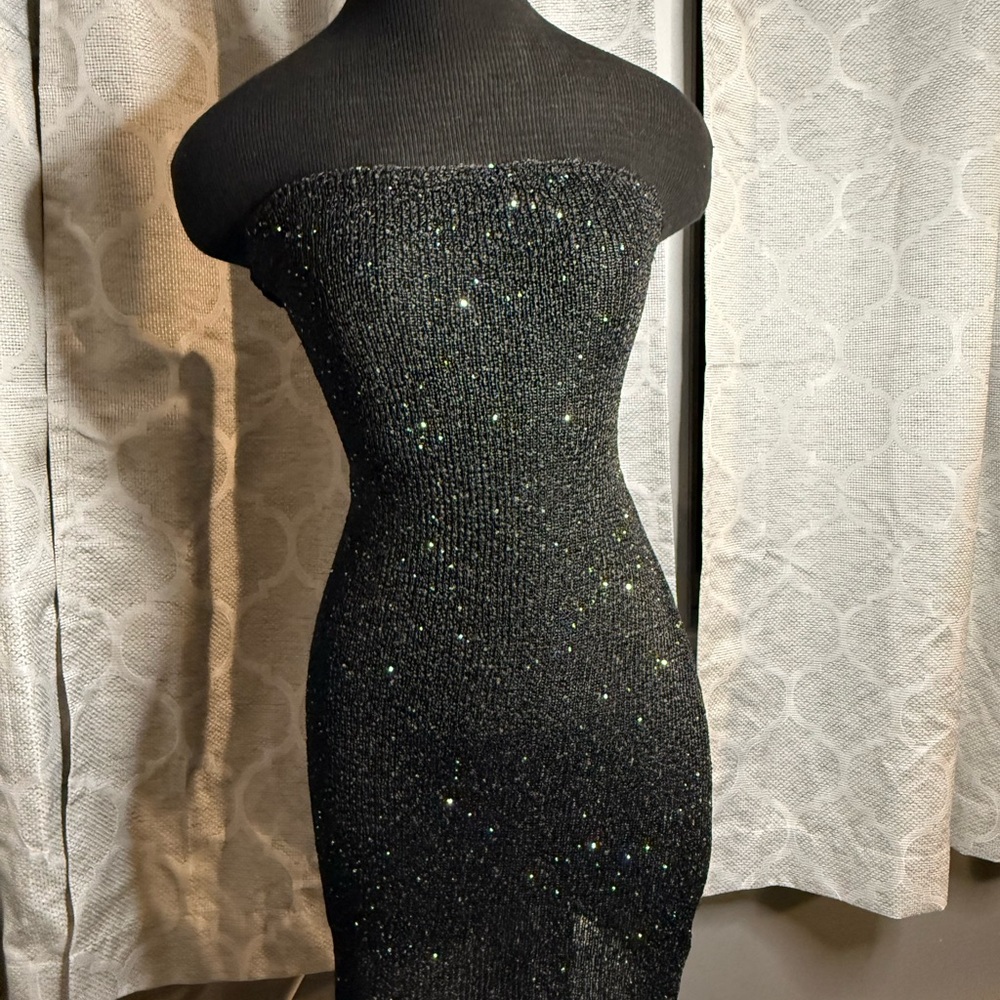 Black mini sparkle dress  strappless with tie in the back (white fox) size large